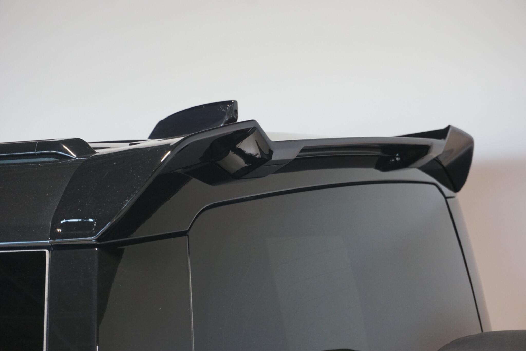 Land Rover Defender 110 2.0 P400e 15.4kWh X-Dynamic S SUV 5dr Petrol Plug-in Hybrid Auto 4WD Euro 6 (s/s) (404 ps)